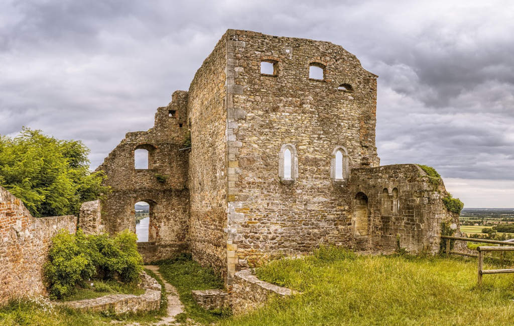 Burgruine Donaustauf Bildautor: Felix Mittermeier