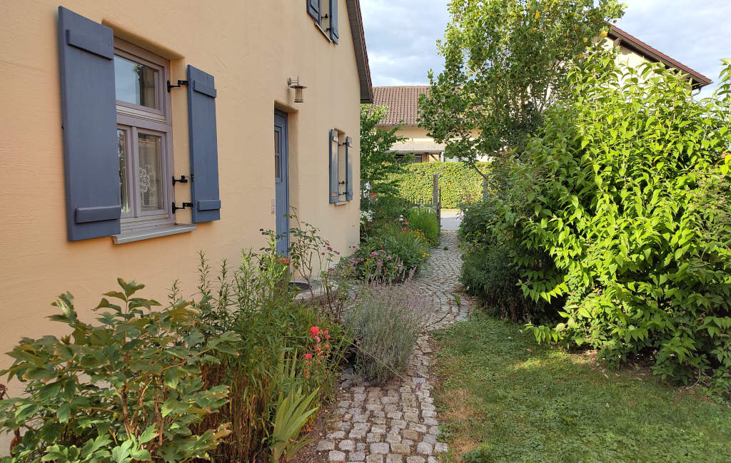 der Vorgarten, einladend und harmonisch