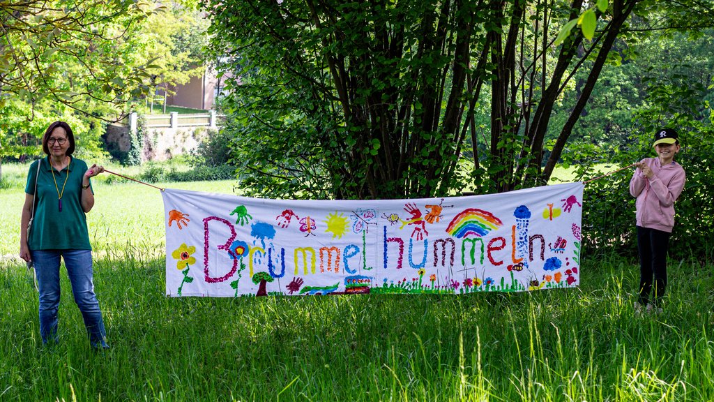 Kindergruppe Brummelhummeln (Mai 2024): Das erste Treffen auf der Streuobstwiese – Foto 1 von 16