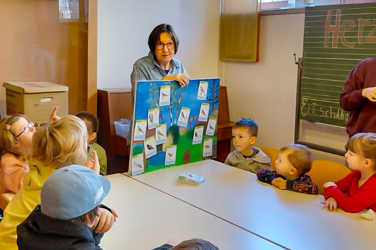 Kindergruppe Brummelhummeln (Februar 2026): Nistkästen für die Vögel im Garten – Foto 1 von 8